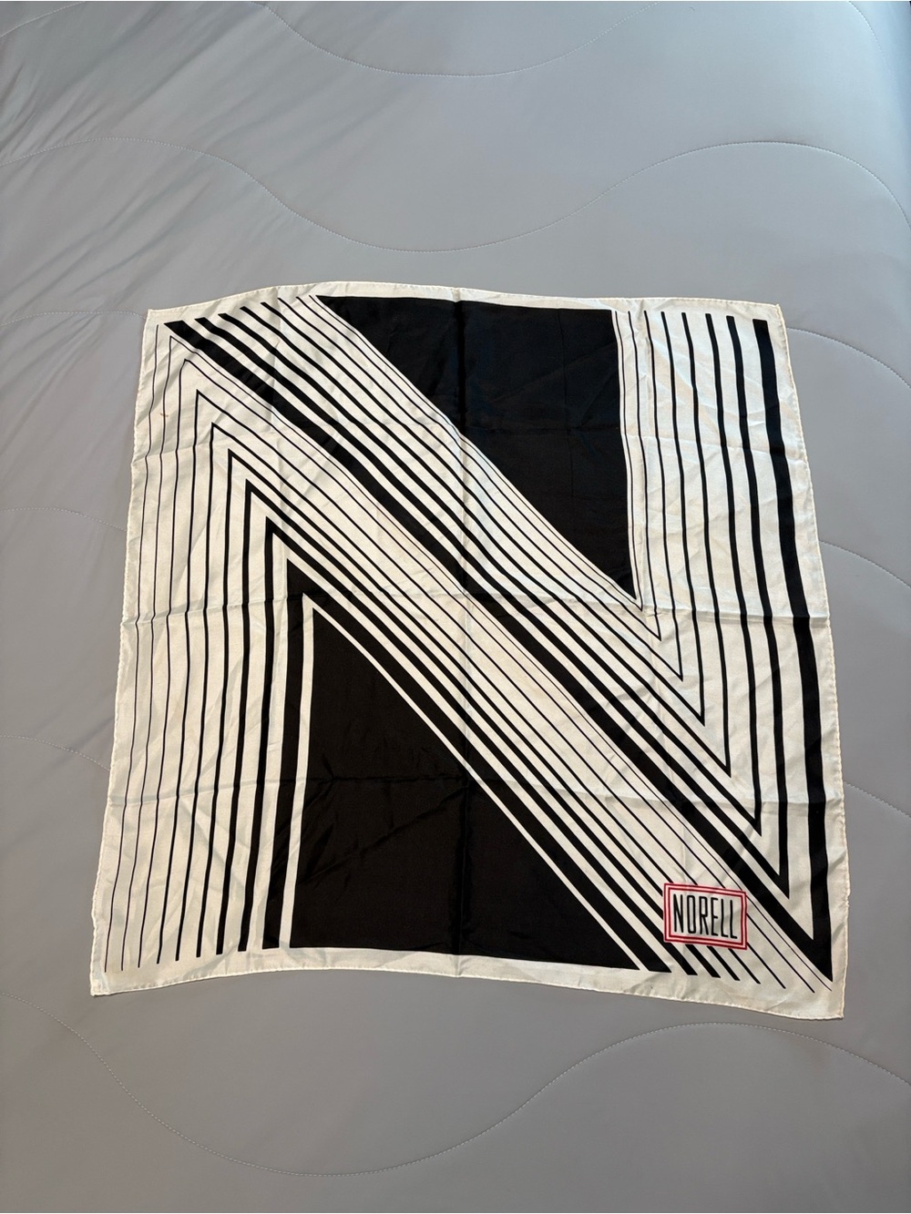 Norell Silk VTG scarf black white MCM